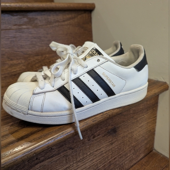 Adidas Superstar Shoes - White and Black Leather Unisex M6/W7 - Picture 5 of 17